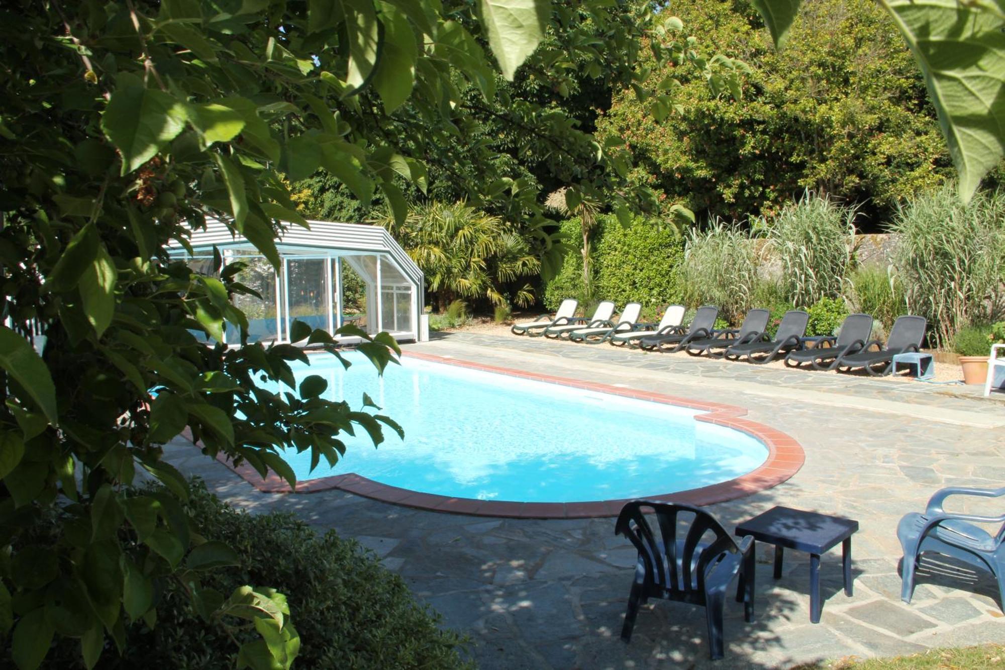 Hotel Domaine Le Martinet, The Originals Relais Bouin  Exterior foto