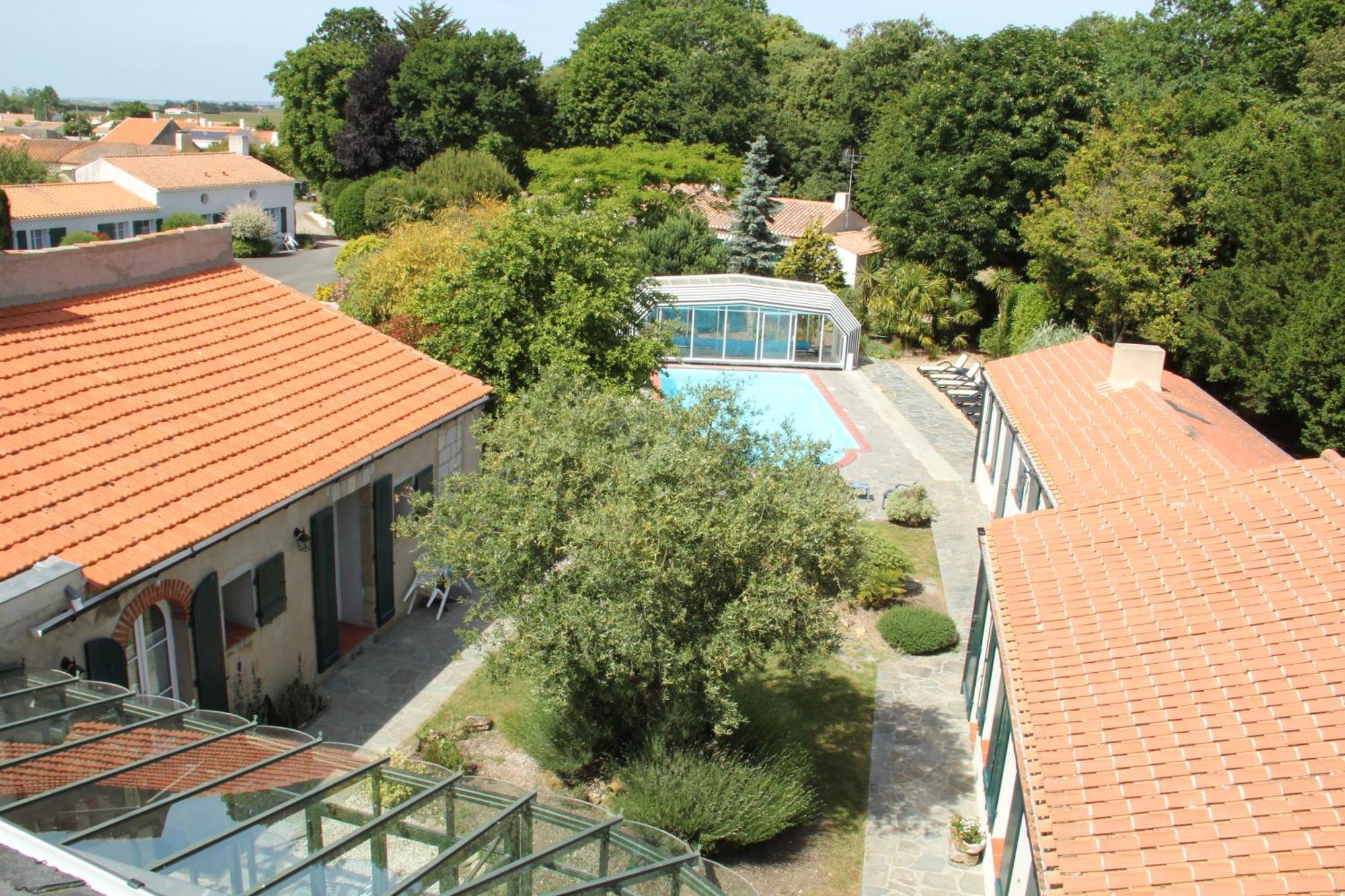 Hotel Domaine Le Martinet, The Originals Relais Bouin  Exterior foto
