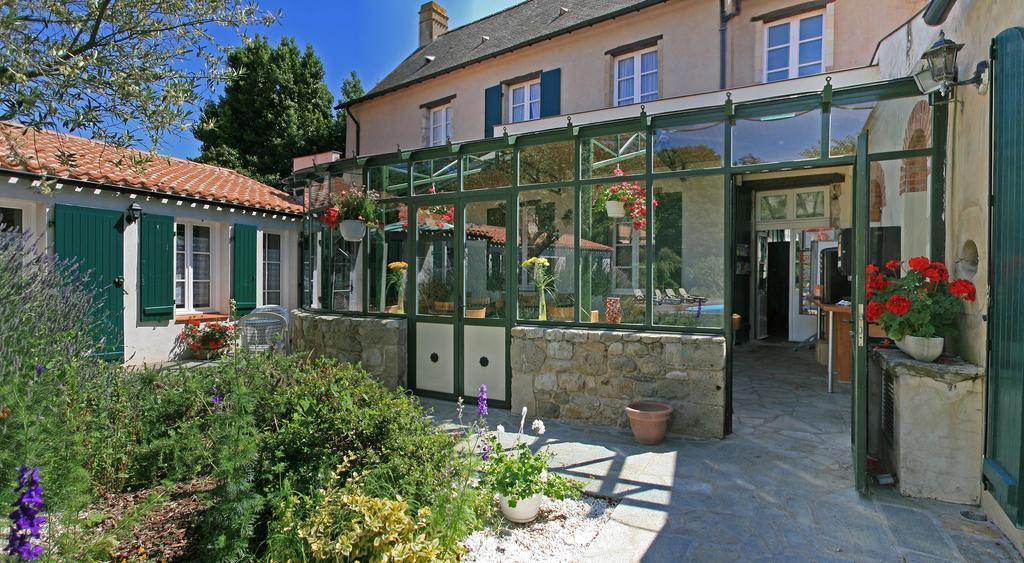 Hotel Domaine Le Martinet, The Originals Relais Bouin  Exterior foto