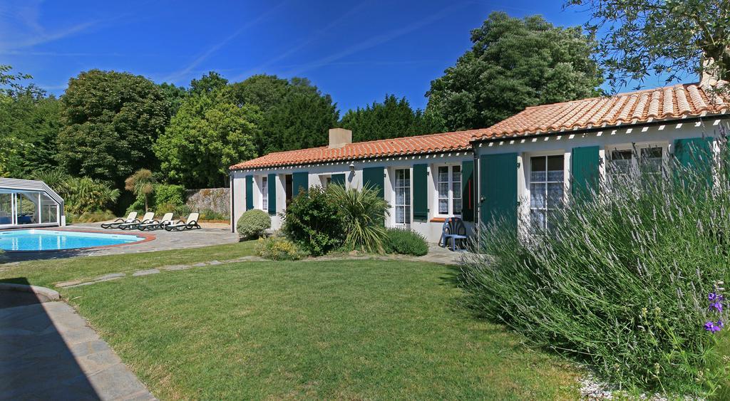 Hotel Domaine Le Martinet, The Originals Relais Bouin  Exterior foto